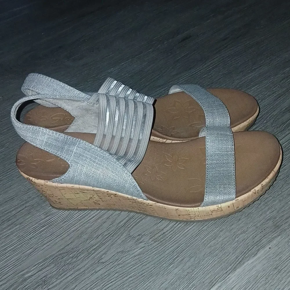Skechers luxe foam tan Women's Wedge Sandals Style 38527 Sz 9 NWOT